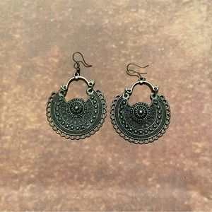 Hannah Pixie Snow Earrings